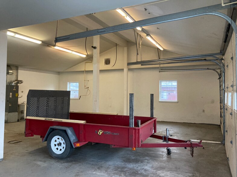 Building Photo - 338 Buchanan Trl