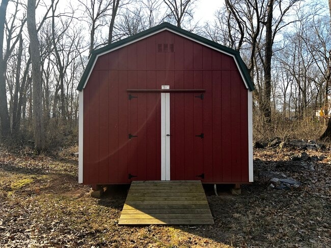 Building Photo - 5220 Redfield Dr