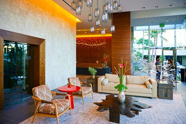 Building Photo - Luxurious Convenience in the Heart of Honolulu - Waihonua 2904