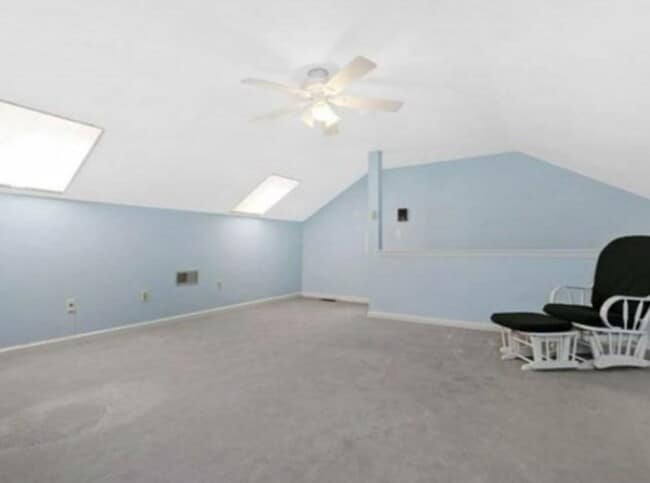 Building Photo - 546 Lincoln St