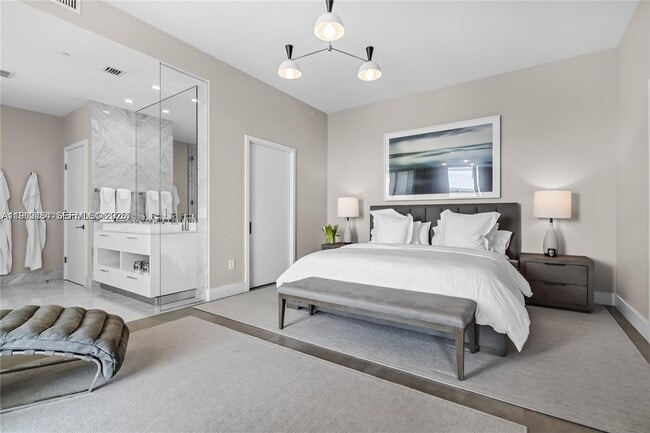 Building Photo - 650 NE 32nd St