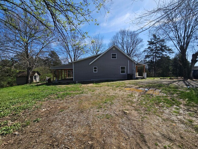 Building Photo - 3-Bedroom 2 Bath, 2-story home ready for you to call home today!