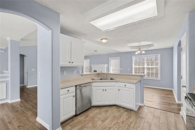 Building Photo - 843 Brandon Dr