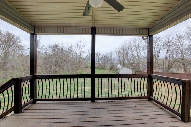 Building Photo - Executive Home on Cul de sac off exit 8.  Hurry.