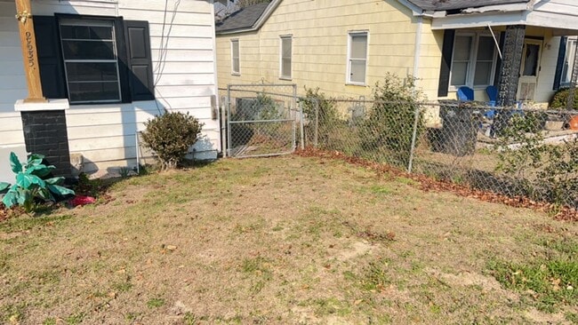 Building Photo - 2635 Royal St