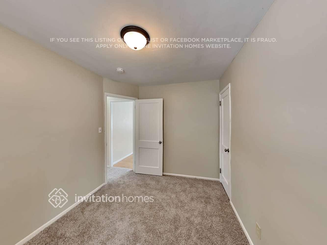 Building Photo - 2944 Albert St N