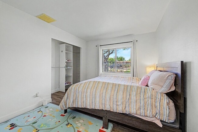 Building Photo - 6315 E Delcoa Ave