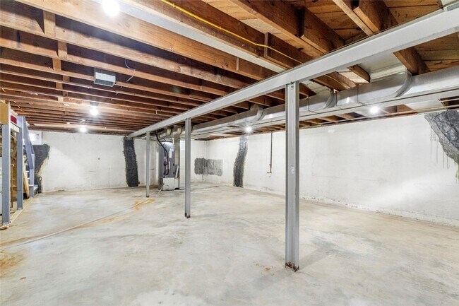 Building Photo - 84 Strecker Rd