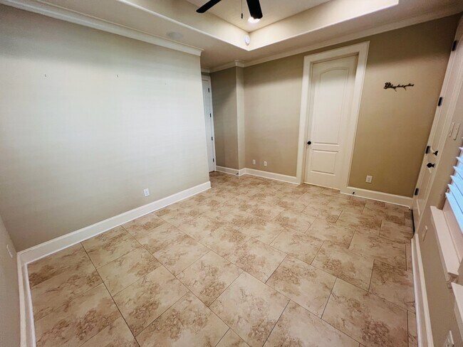 Building Photo - 4310 Floyd St