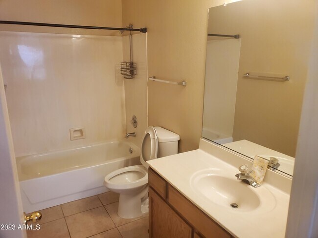 Building Photo - 7541 W Calavar Rd