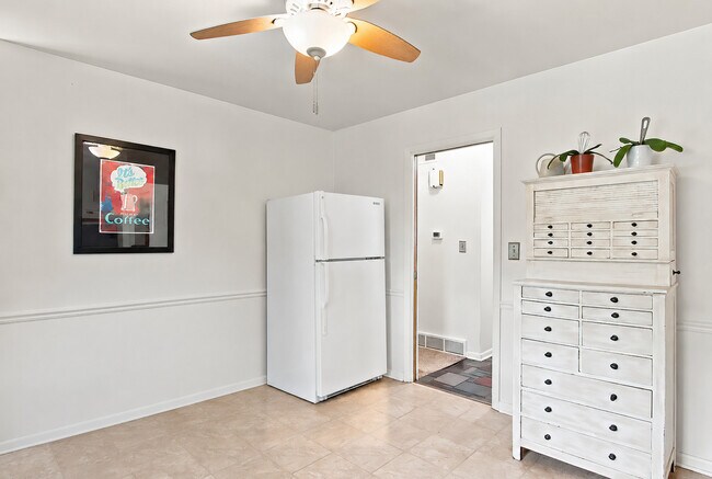 Building Photo - 303 Ridge St