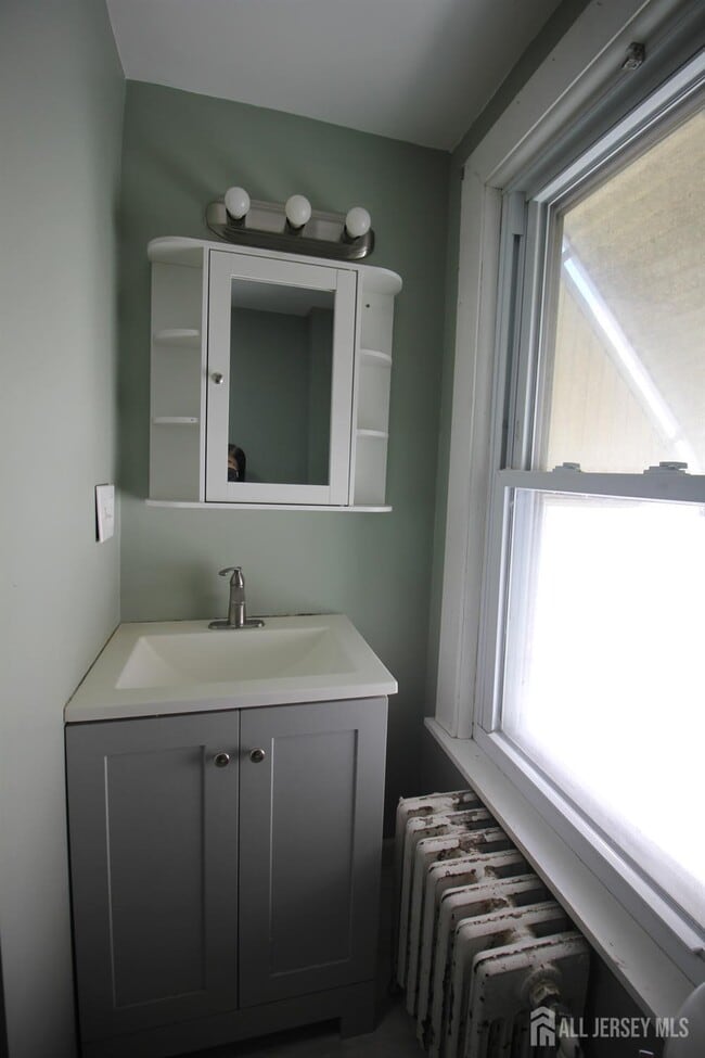 Building Photo - 417 Elmer St