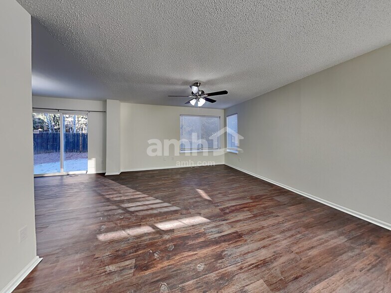 Building Photo - 4821 Ardley Dr