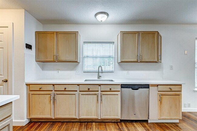 Building Photo - 21218 Somerset Park Ln