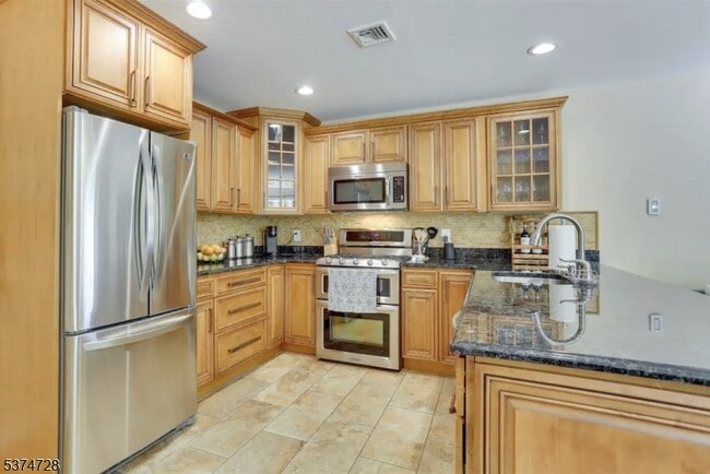 Building Photo - 1 Arnold Palmers Ct