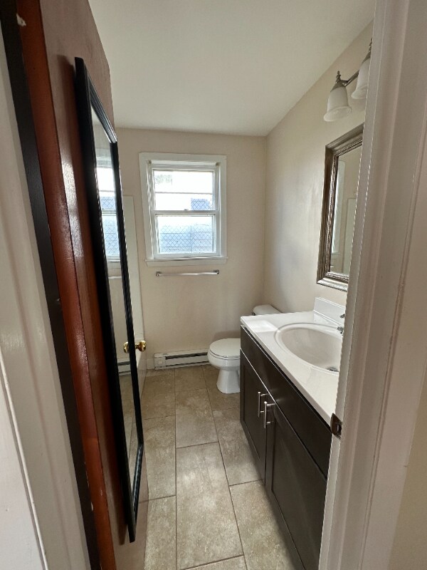 Building Photo - 1553 Chrisler Ave