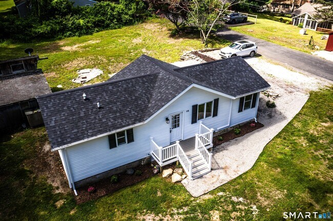 Building Photo - 115 Shore Dr