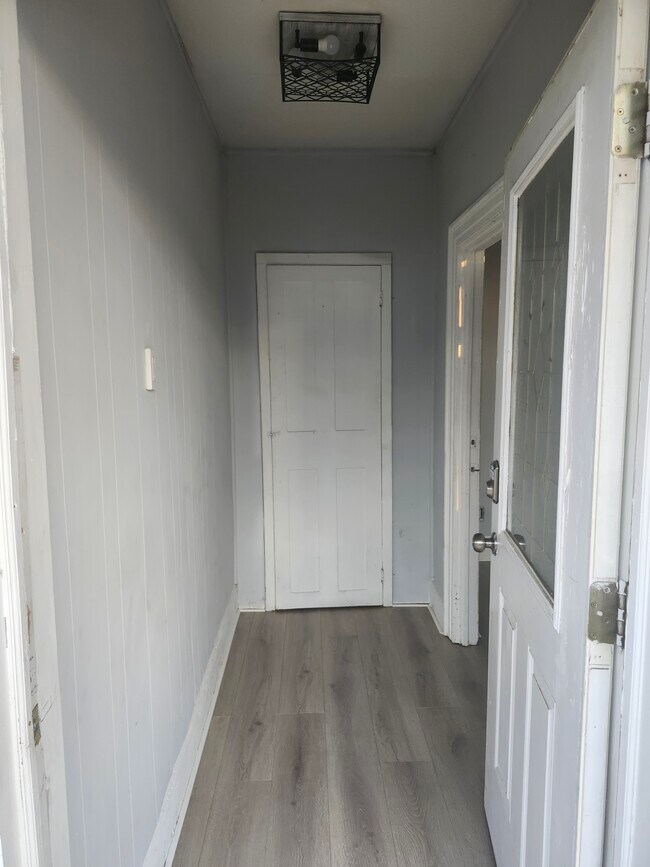 Building Photo - 538 8th Ave