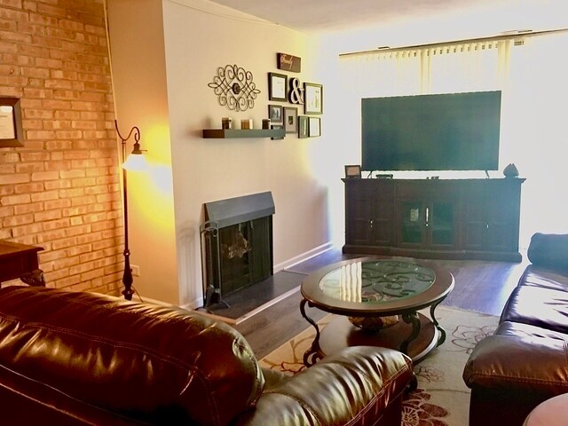 Building Photo - 6020 Oakwood Dr