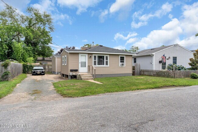 Building Photo - 1218 Lister St