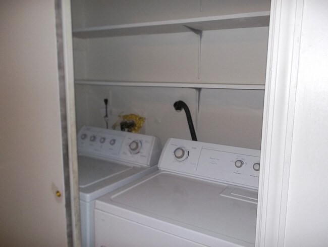 Building Photo - 232 Waterville St