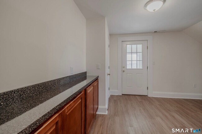 Building Photo - 11 Piney Ridge Rd