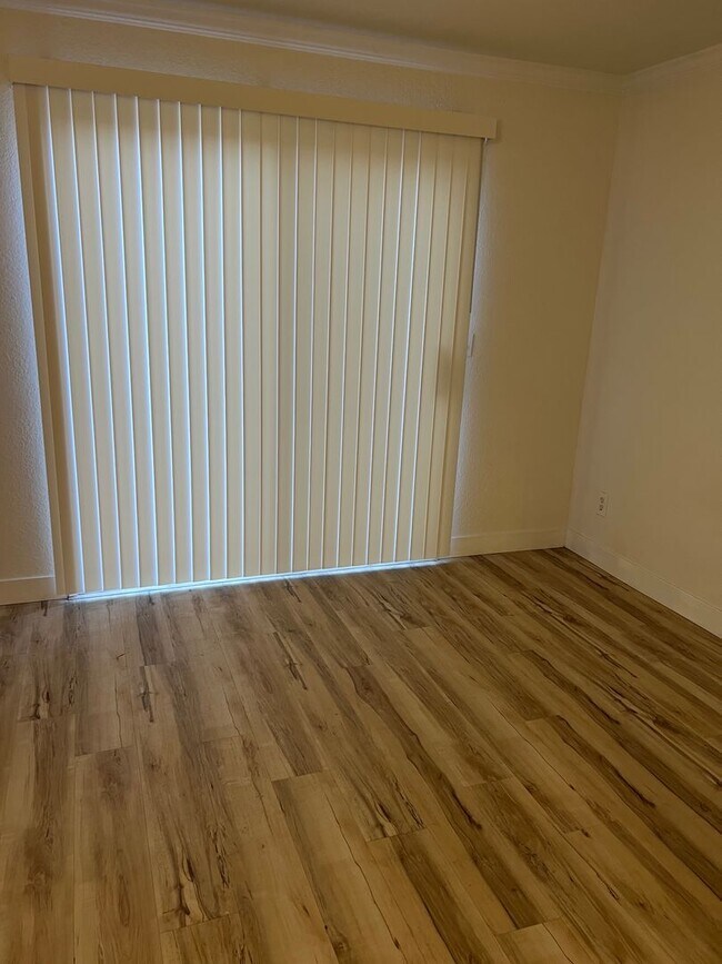 Building Photo - 1019 Dornajo Way