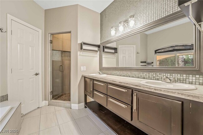 Building Photo - 2583 Mizzoni Cir