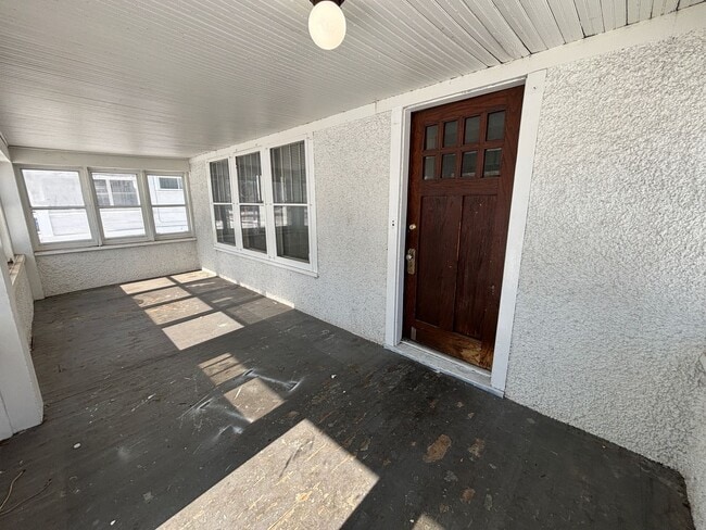 Building Photo - 1410 Wilson Ave