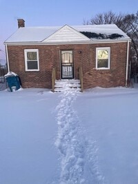 Building Photo - Brand New Remodeled Home