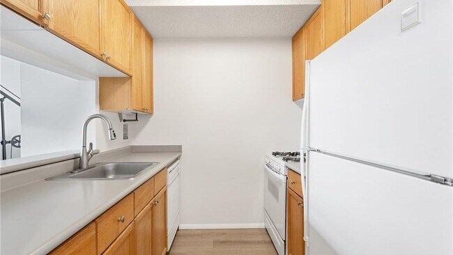 Building Photo - 4-74 48th Ave