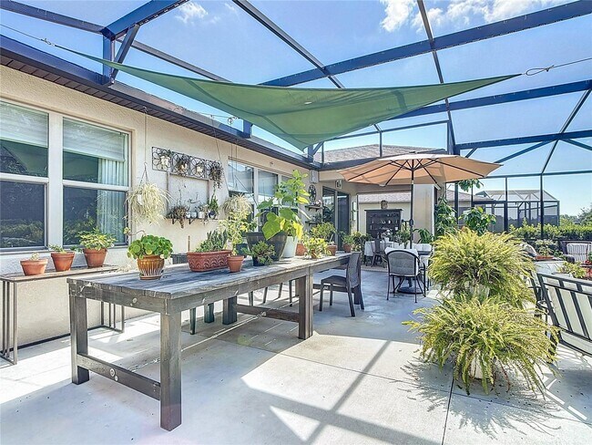 Building Photo - 588 Cantabria Dr