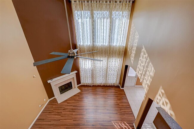 Building Photo - 1606 Maryvale Dr