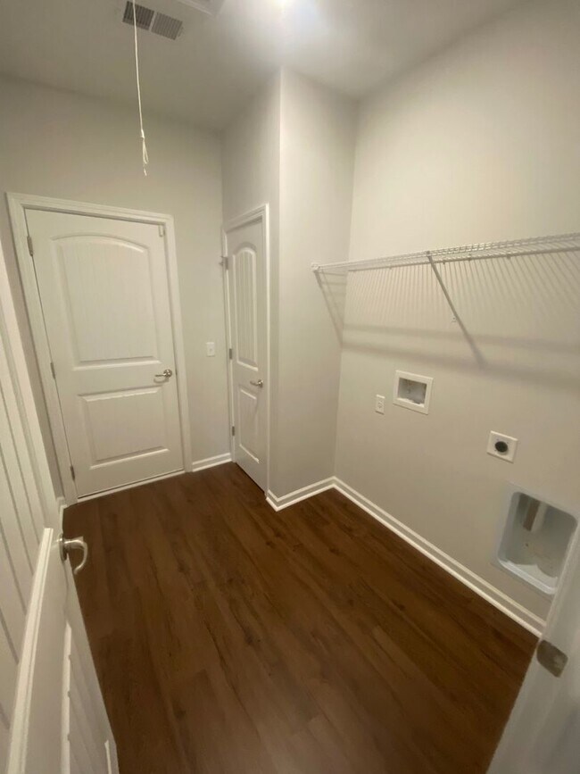 Building Photo - Spacious 4 Bedroom - great location in Pooler, Ga!!