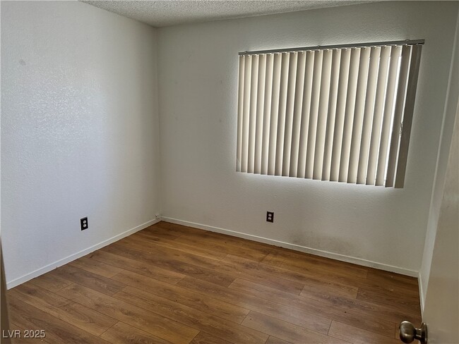 Building Photo - 363 Bradford Dr