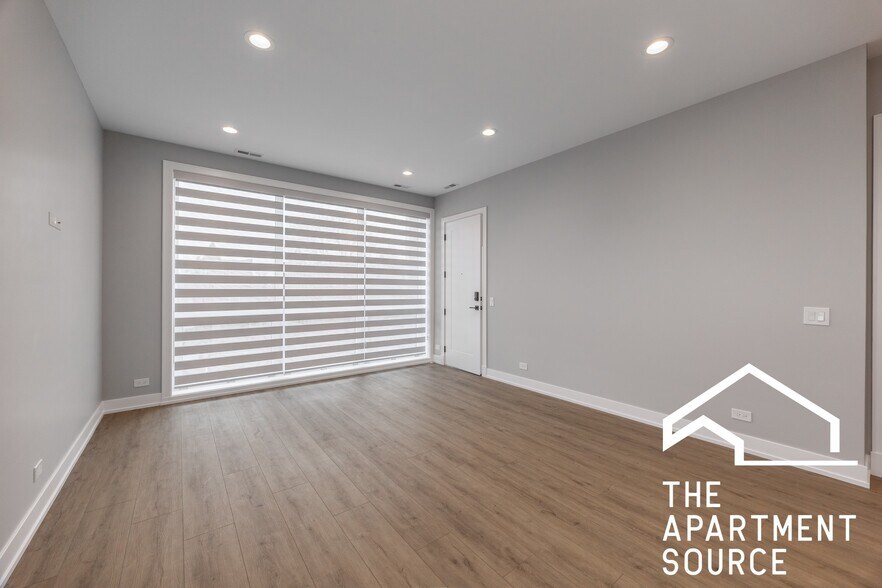 Building Photo - 3738 S Calumet Ave