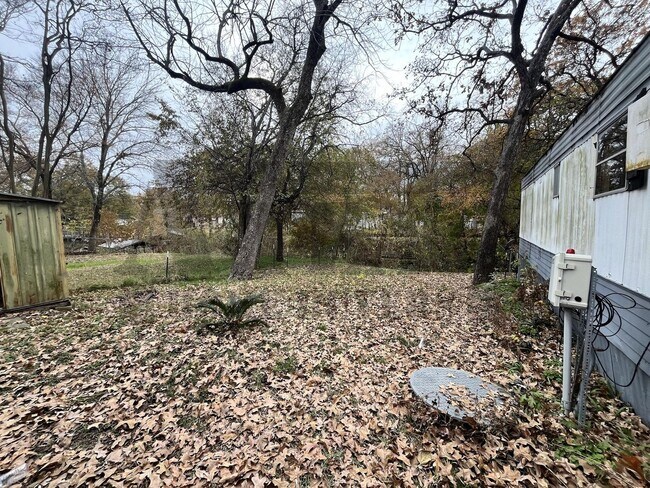 Building Photo - Charming 2-bedroom, 1-bathroom home!