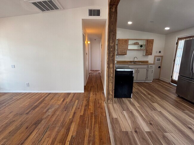 Building Photo - 1100 Upson Dr