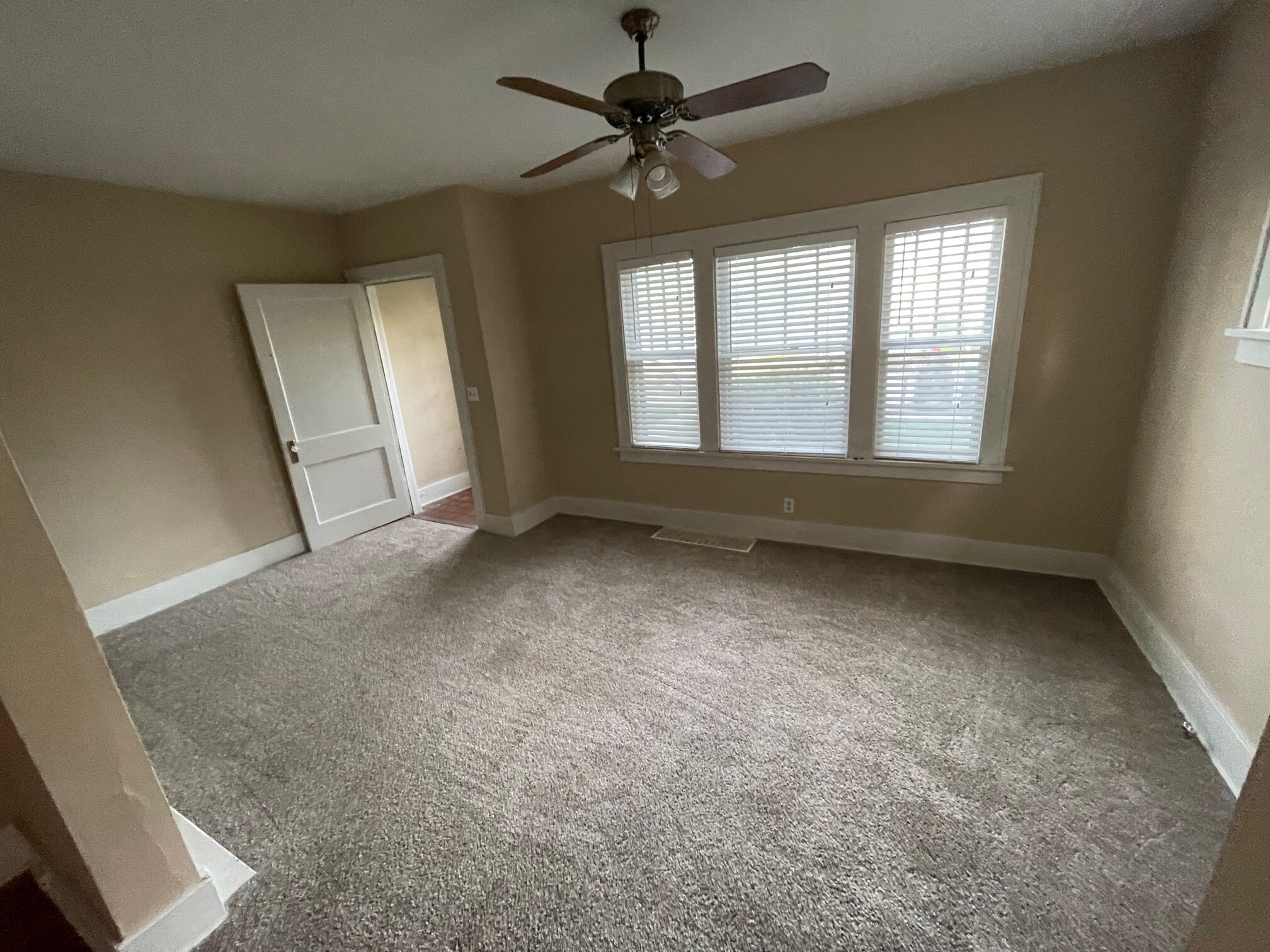 Living Room, Dining Room Angle - 122 N 38th St
