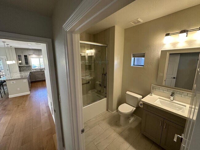 Building Photo - 8880 E Paraiso Dr