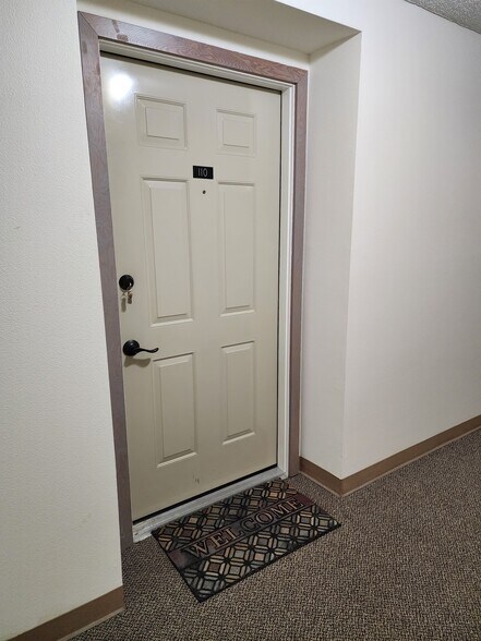 Building Photo - 9645 Independence Dr
