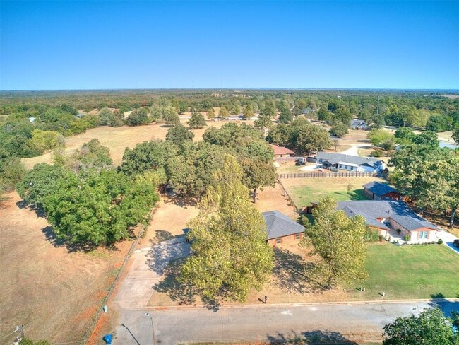 Building Photo - 103 Clador Dr