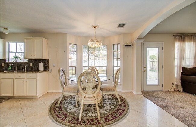 Building Photo - 3219 Leila Oaks Dr