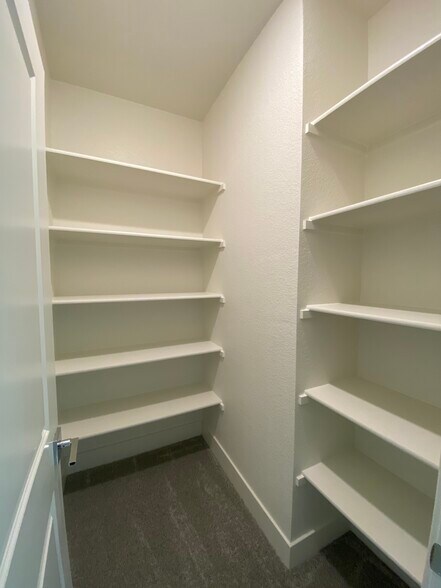 Building Photo - 2466 Elan Dr