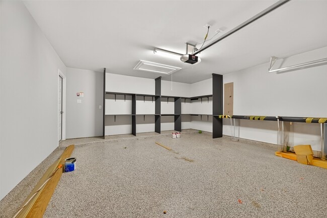 Building Photo - 381 Andes Dr