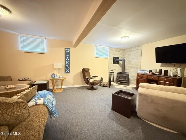 Building Photo - 23 Hillcrest Dr