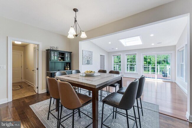 Building Photo - 22507 Bowens Wharf Pl