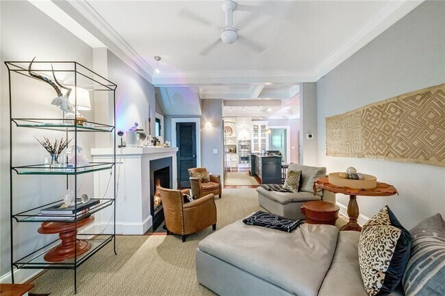 Building Photo - 868 Rosedale Rd NE