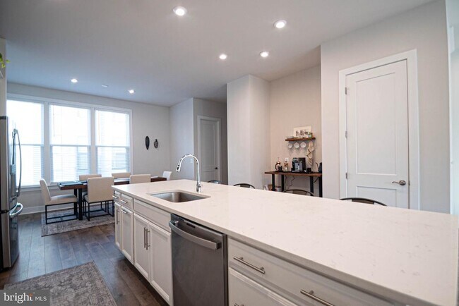 Building Photo - 2453 Liberty Lp