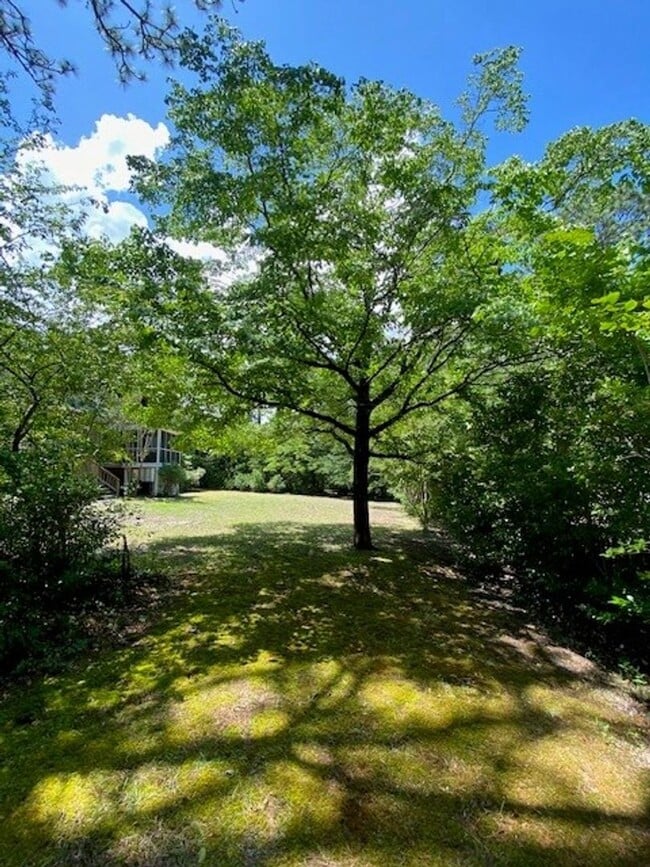 Building Photo - Welcome to this stunning fully furnished 4...